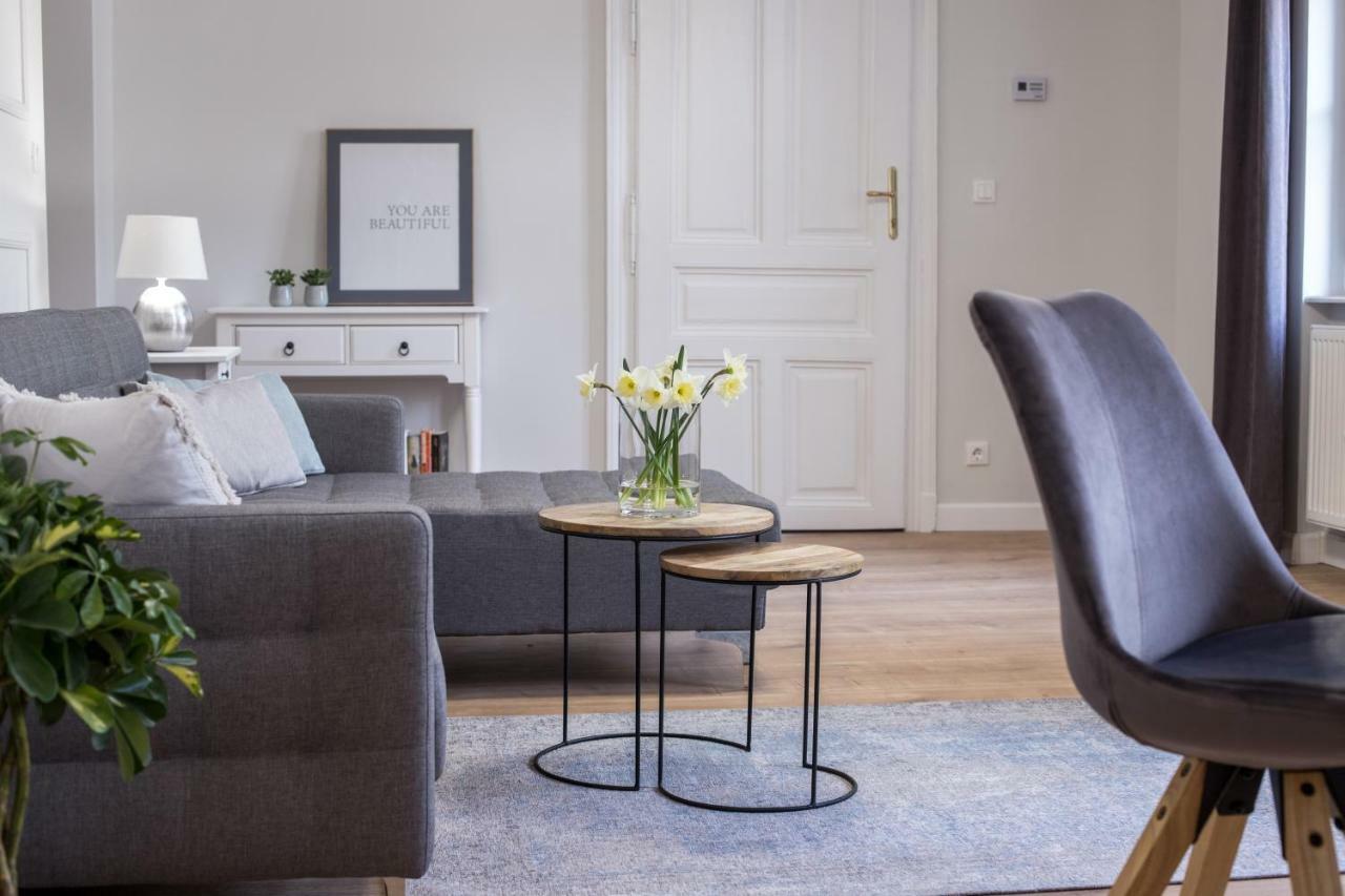 El Gusto Homes Town Шопрон Экстерьер фото