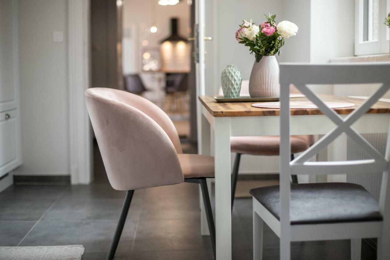 El Gusto Homes Town Шопрон Экстерьер фото